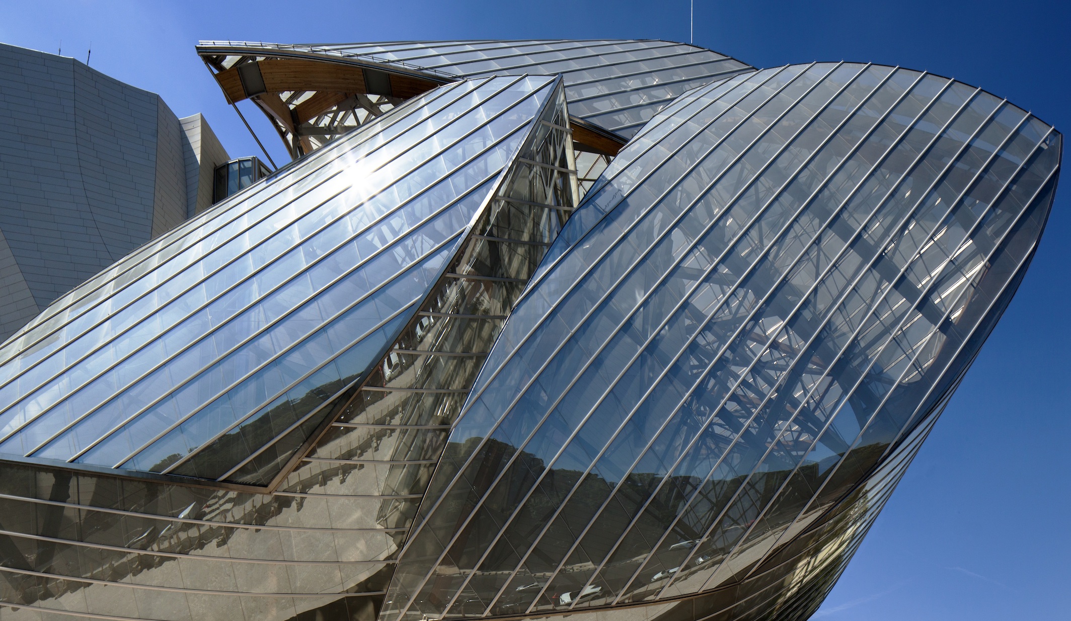 Fondation Louis Vuitton: Gehry’s glass cloud